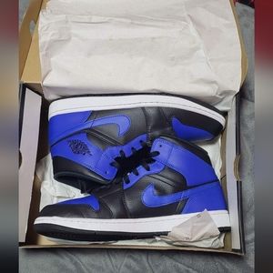 Jordan 1 Retro hyper royal size 12